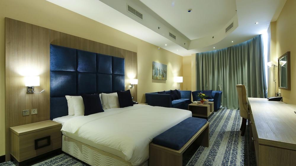 The Castle Premium Hotel Doha Eksteriør billede